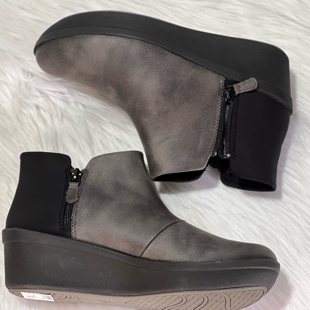 Clarks Cloudstepper Women's Step Rose Up Booties <wide fit> - Picture 5 of 11